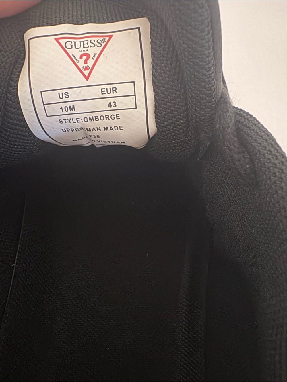 Guess Men's Borge sneakers in black featuring a large "G" logo. - Picture 10 of 10